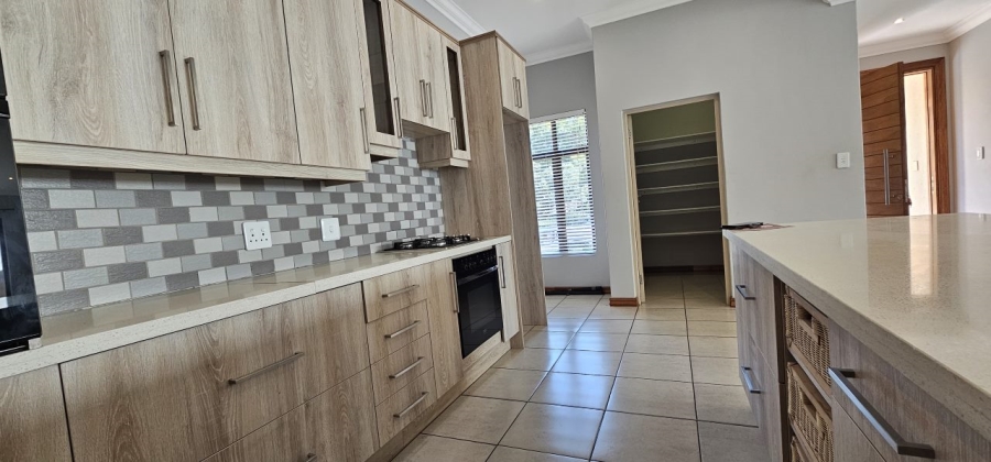 2 Bedroom Property for Sale in Xanadu North West